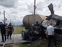 Водитель автоцистерны пострадал в ДТП с локомотивом в Северной Осетии