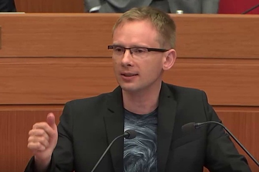 Депутат объяснил свои слова о красном совке и "любителях Ельцин Центров"