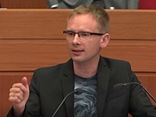 Депутат объяснил свои слова о красном совке и "любителях Ельцин Центров"