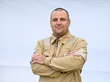 Победил без аэродрома и топлива