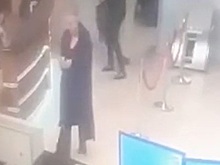 Улетающая после смертельного ДТП из аэропорта Сочи Собчак попала на видео