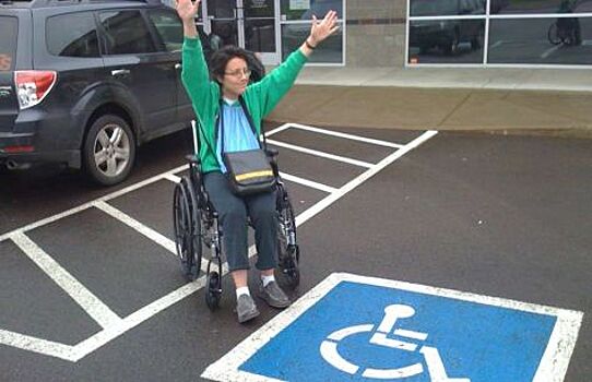 Во всех субъектах РФ инвалидам предоставят право использовать спецпарковки без справок