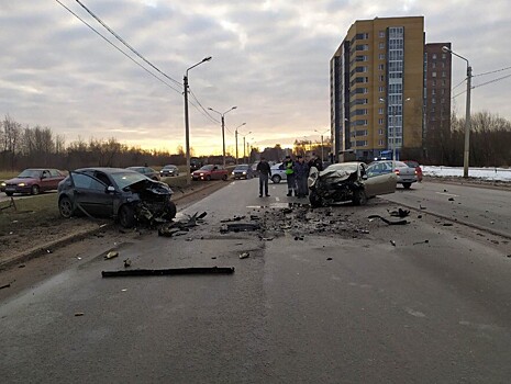 ГИБДД: у погибшего в Твери водителя на автомобиле были шины с разным рисунком протектора