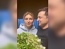 Зеленский опубликовал видео с находящейся на Украине супругой