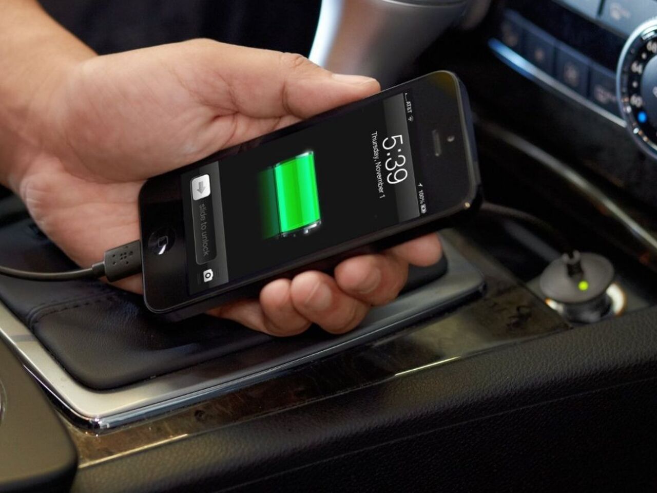 Почему USB-разъем не заряжает телефон в автомобиле - Рамблер/авто