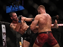Поляк «задушил» вернувшегося в UFC россиянина