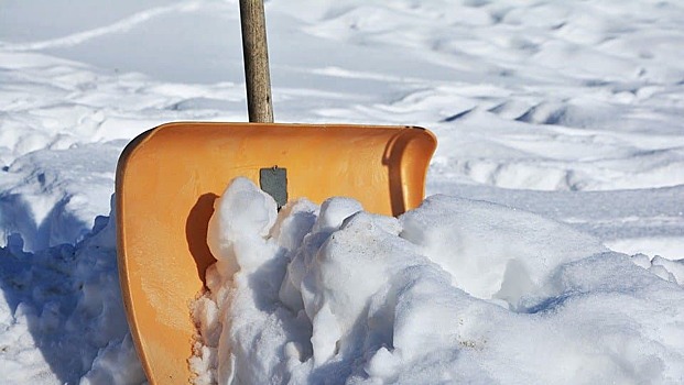 “Жилищник” очистил от снега каток на Люблинской улице