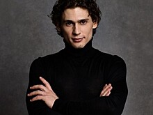 Видео: солист Михайловского театра станцевал на фоне Петербурга