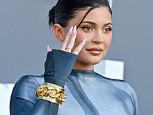 Кайли Дженнер всё ещё не готова назвать имя своего 7-месячного сына