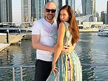 Возлюбленный Дибровой официально развелся с женой