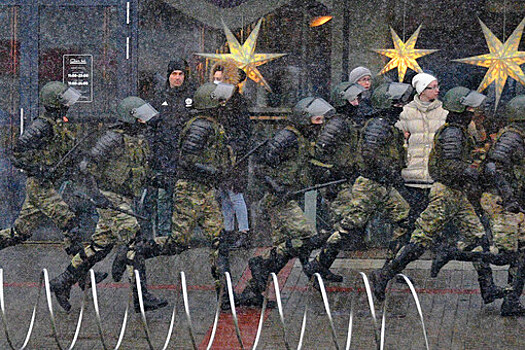СМИ: В Минске начались задержания на акциях протеста