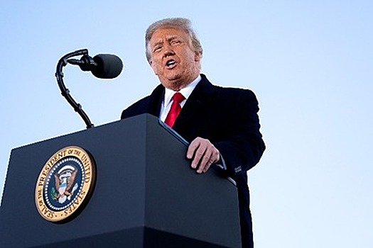 В обыске имения Трампа принимали участие около ста агентов ФБР