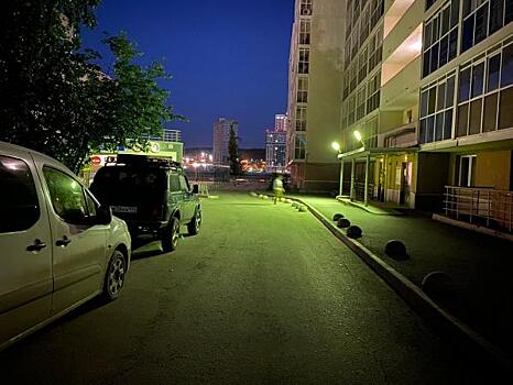 В Екатеринбурге водитель иномарки сломал ногу ребенку