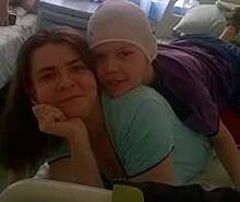 Семья из Челябинска приютила маму с 11-летним сыном, которому психопат проломил голову
