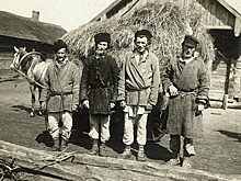 Почему русские не брали хлеб и деньги из рук других