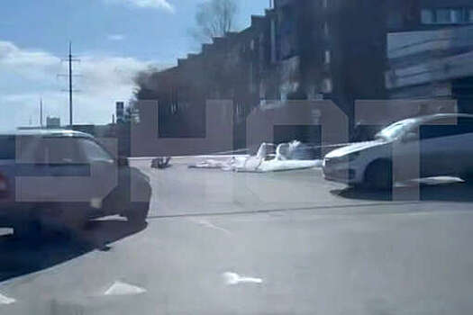 Shot: в Армавире неизвестный предмет на парашюте приземлился около техникума