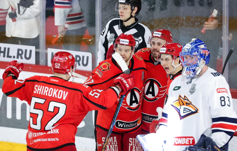 Хоккей автомобилист. Кхл результаты матчей. Кхл день уральского рока автомобилист трактор шайба фото. Кхл счет автомобилиста. Кхл – автомобилист.