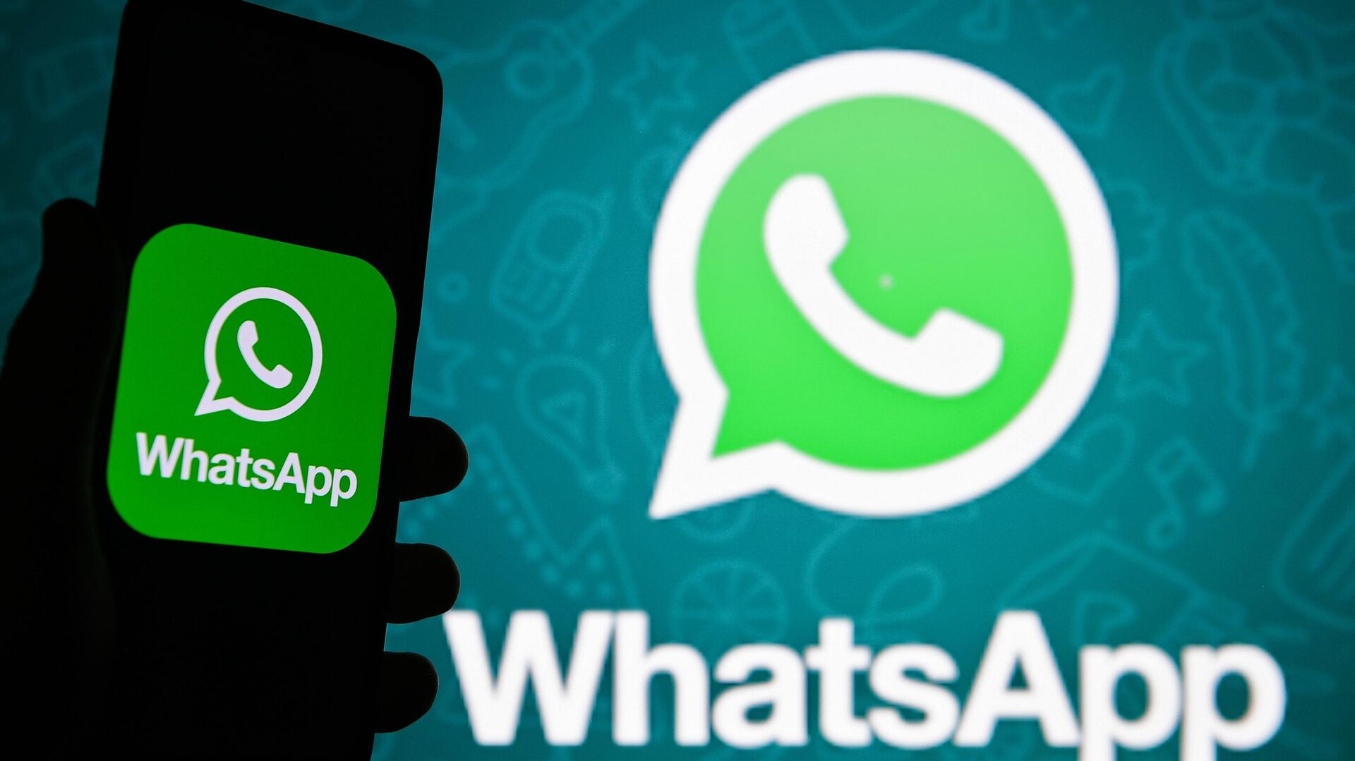 Роскомнадзор назвал вероятную причину сбоя в работе WhatsApp