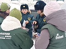 В Тюмени пенсионерки следят за пожарной безопасностью вместе с инспекторами