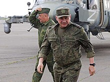 Министр обороны Шойгу вручил "Золотые Звезды" трем участникам СВО