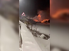 Два теплохода и дебаркадер загорелись на востоке Казахстана