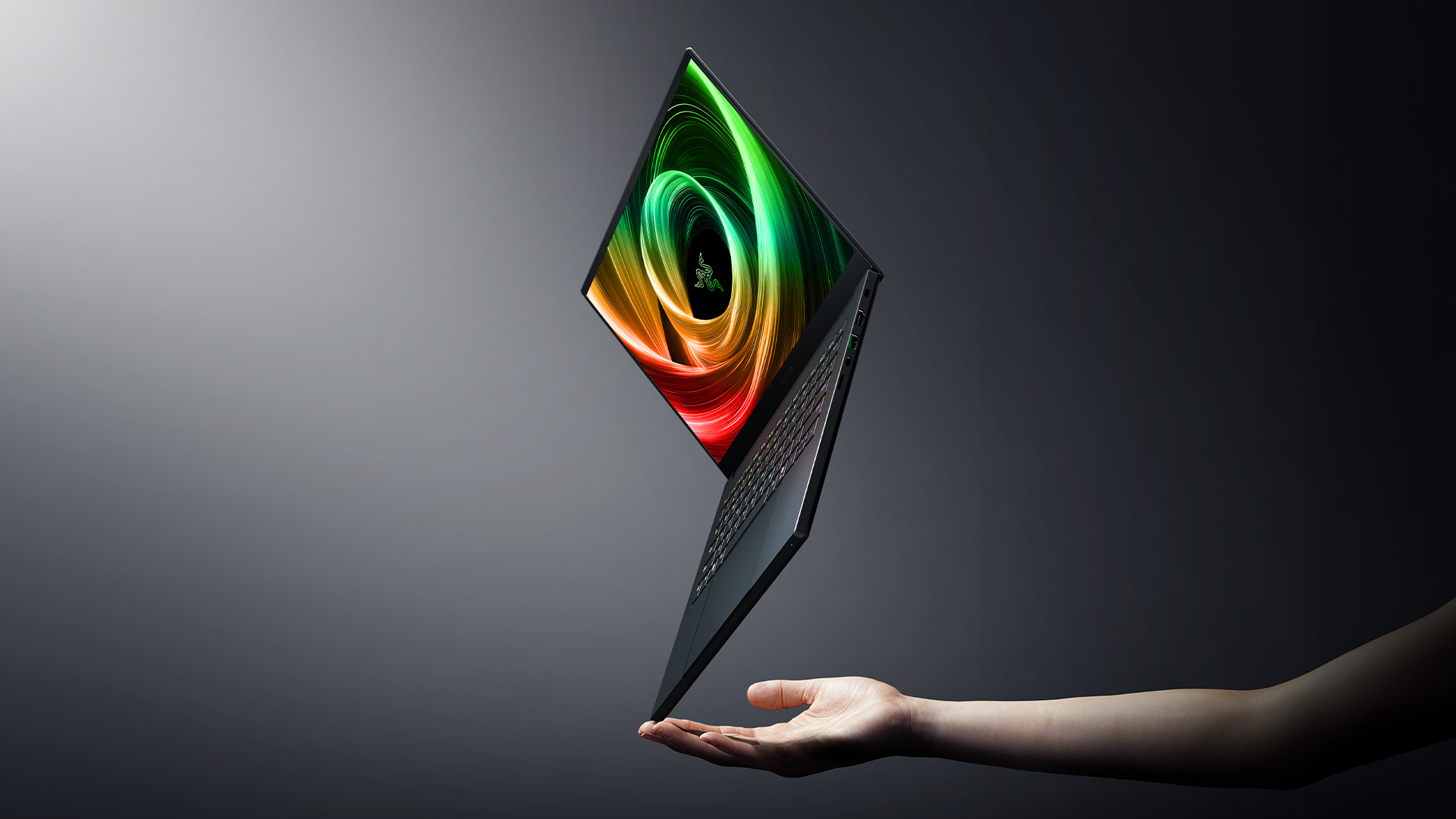 Razer представила ультратонкий игровой ноутбук Blade 14 с RTX 5070 - EuroPress.news
