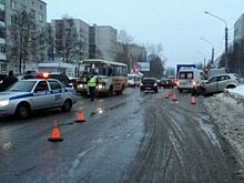В центре Архангельска столкнулись сразу четыре автомобиля