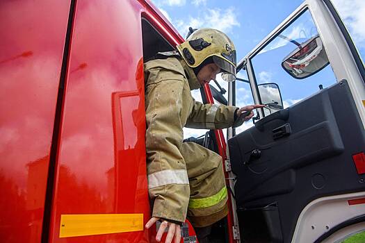 Пожар вспыхнул в многоэтажке в Москве