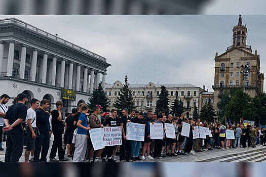 Политолог Павлив: среди протестующих на Украине в основном молодежь