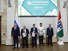 Новосибирские аграрии передали "наградные" автомобили бойцам СВО