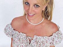 После освобождения от опеки отца Бритни Спирс решила написать книгу