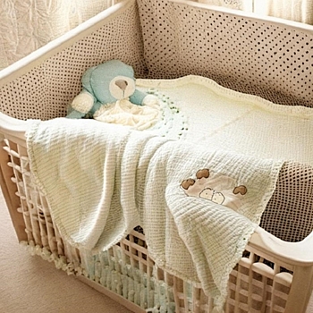 Свердловская прокуратура назвала настоящую причину смерти «заваленной вещами» девочки