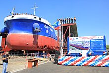 В Астрахани состоялся торжественный спуск на воду танкера-химовоза «Порт Ньюс»
