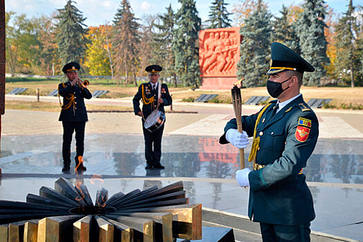 На мемориале "Вечность" в Кишиневе ради экономии газа погасили Вечный огонь