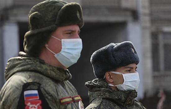 Почти 900 российских военных заразились коронавирусом