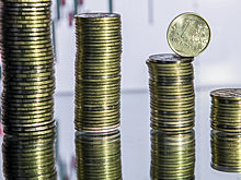 Минфин упорно добивает российский рубль