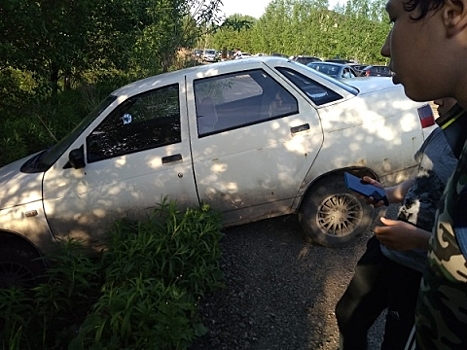 Машина самостоятельно укатилась в канаву на Щелоковском хуторе