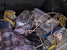 В Иркутске сотрудники полиции с поличным задержали подозреваемых в совершении кражи майнингового оборудования