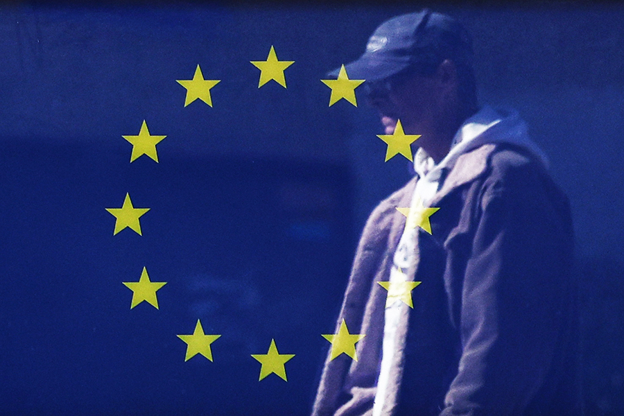 ЕС ввел санкции против 9 российских военных и двух журналистов