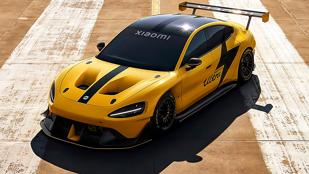 Он снабжён углепластиковым кузовом из 24 элементов суммарной площадью 15 квадратных метров и весит всего 1,9 тонны, несмотря на применение трёхмоторной силовой установки и аккумулятора CATL Qilin II с напряжением 900 вольт.