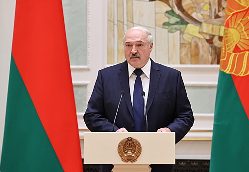 Лукашенко поручил закрыть границу с Украиной