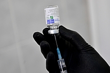 Российский инфекционист назвал бредовым частое вакцинирование от COVID-19