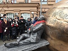 Скульптурную композицию «Атом Солнца Олега Табакова» открыли в столице