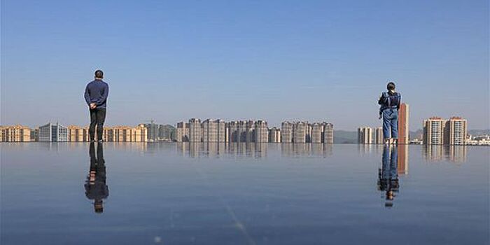 "Зеркало неба" в парке города Гуйян