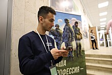 Волонтер: Москвичи активно интересуются возможностью заключения контрактов о прохождении военной службы