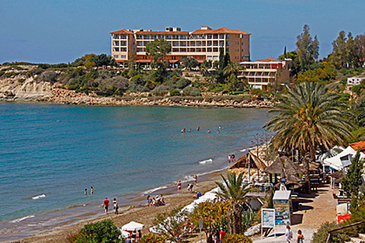 «Отравившиеся» британцы стоили кипрским отелям 5 млн евро