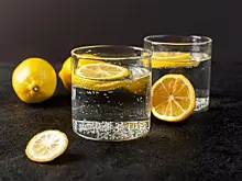 Диетологи назвали 5 плюсов воды с лимоном для здоровья