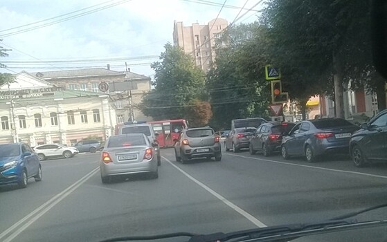 Сломанный светофор в центре Рязани восстановят в среду