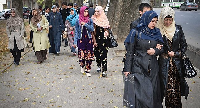 Обратная сторона миграции: как живут брошенные таджикские жены