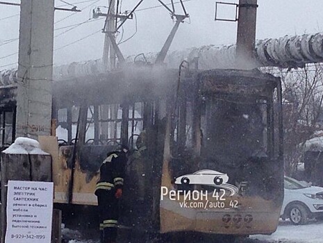 В Кемерове во время движения загорелся трамвай